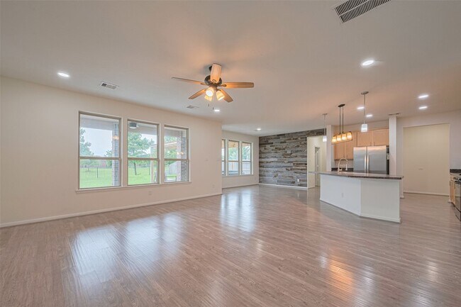 Building Photo - 3215 Laurel Bend Ln