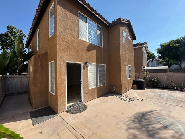 Building Photo - Townhome for Rent