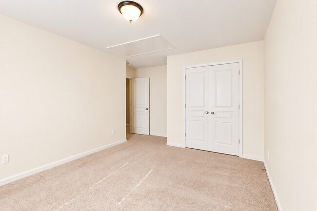 Building Photo - 7245 Rocking Horse Ln