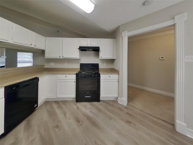 Building Photo - 3551 Windmoor Dr