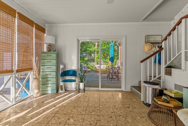 Building Photo - 2 Shannon Dr