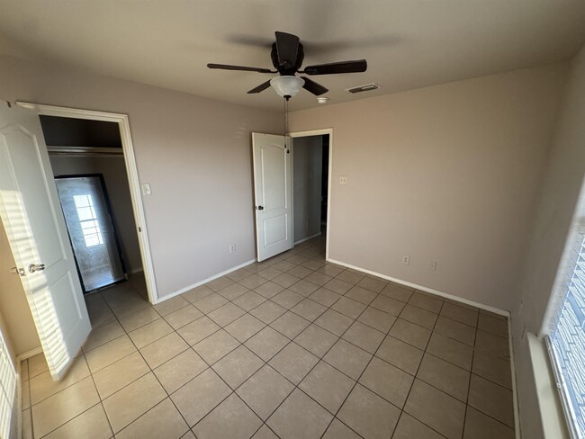 Building Photo - 2801 S Bartlett Ave