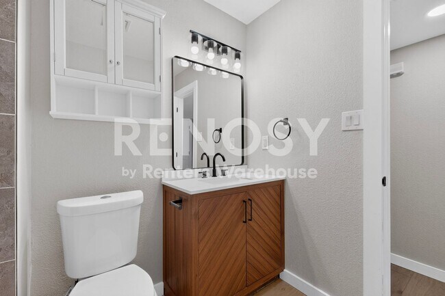Building Photo - 1207 Creekwood Ct