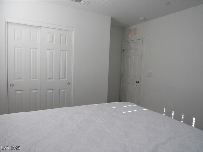 Building Photo - 5118 Steep Cliffs Ave