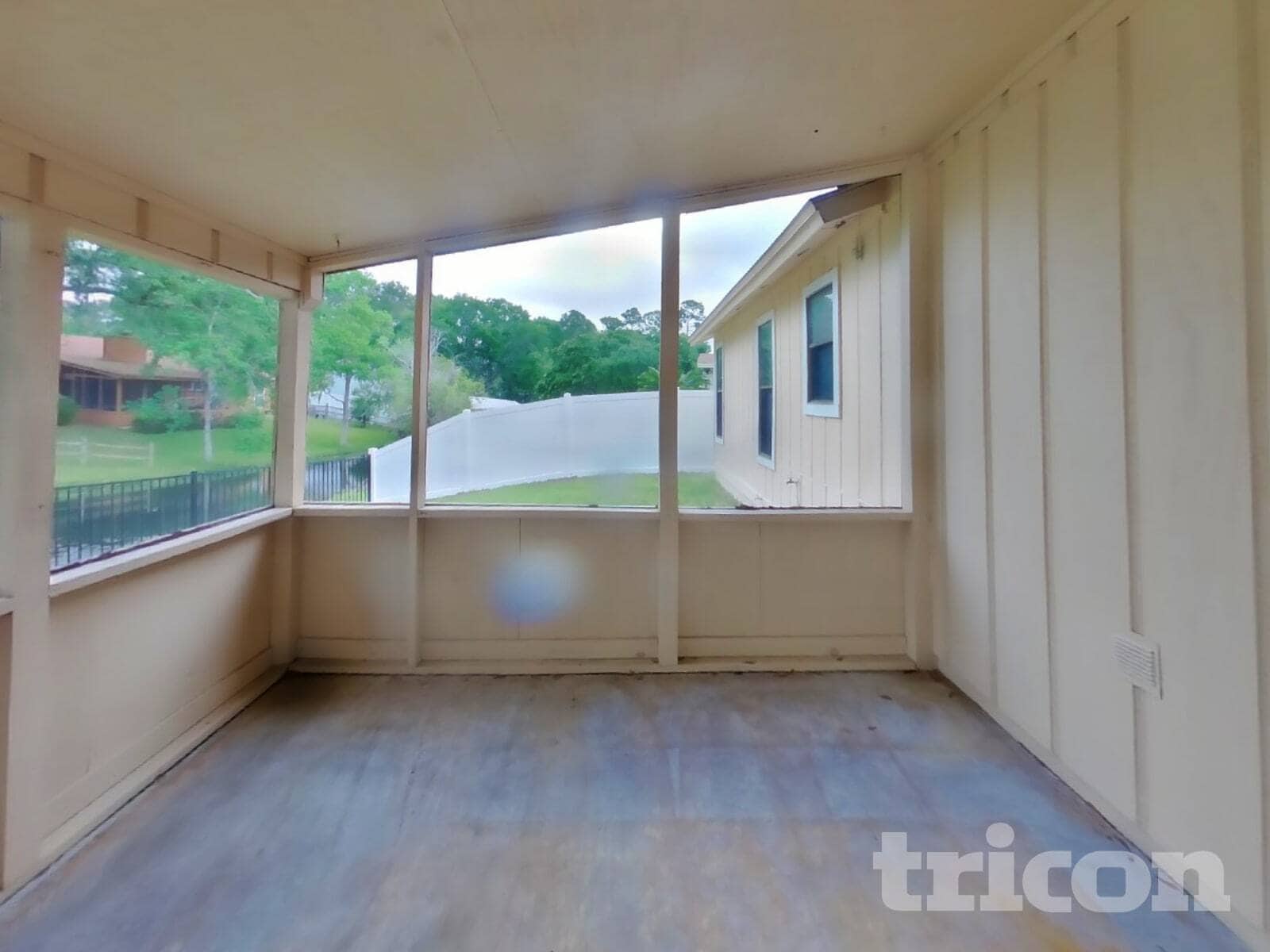 Building Photo - 10660 Squires Ct