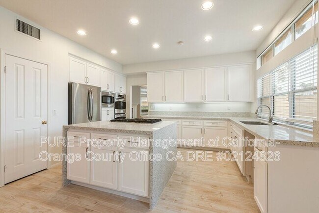 Building Photo - 11930 N Riviera