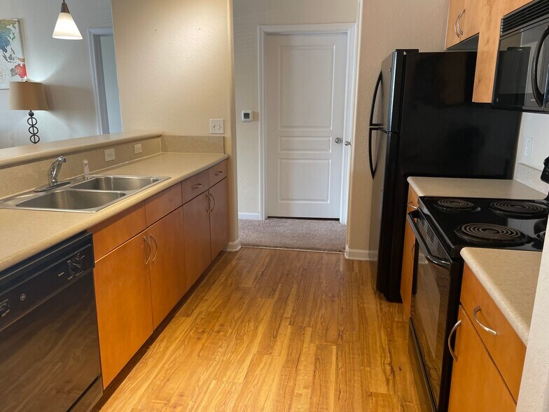 Building Photo - 8290 Gate Pky W