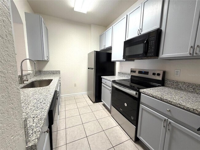 Building Photo - 6335 Contessa Dr