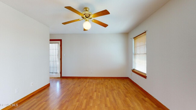 Building Photo - 9033 Leo St