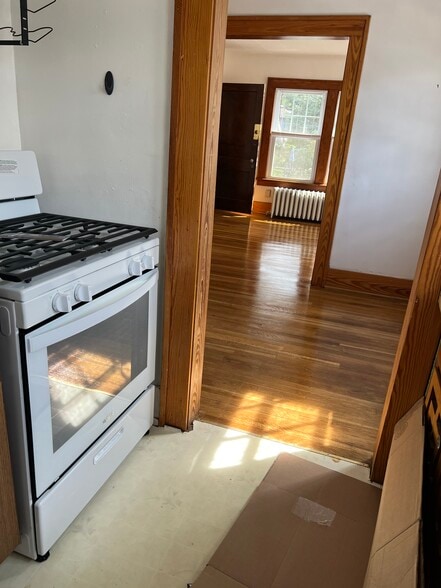 Building Photo - 560 29th St