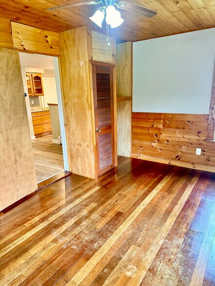 Building Photo - 15 Summer St