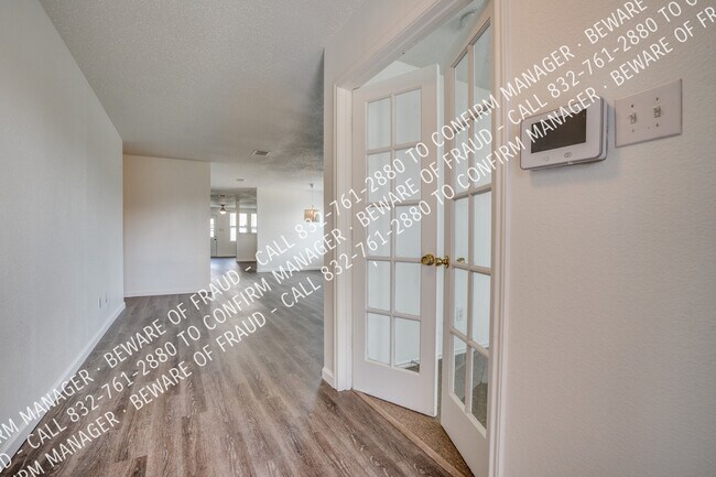 Building Photo - 616 Almandora-