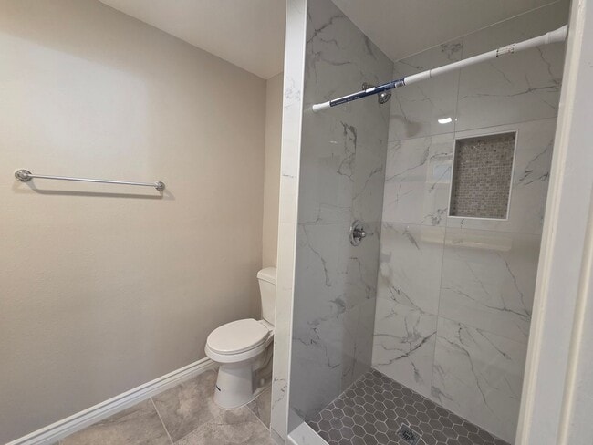 Building Photo - 3+2 Single Family Home in Thousand Oaks - ...