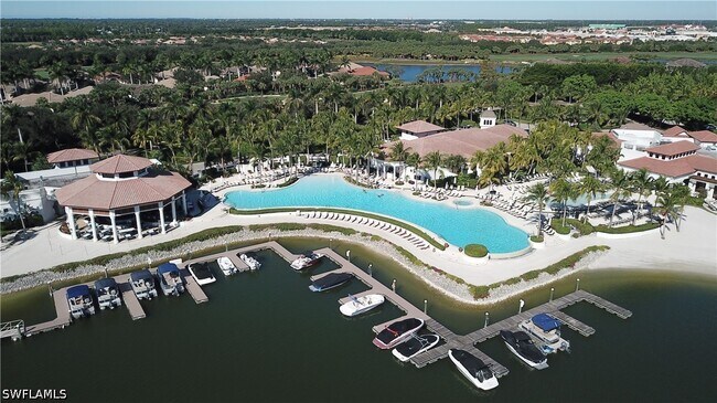 Building Photo - 10000 Isola Way