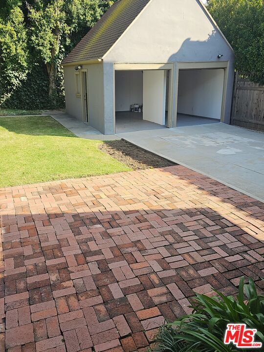 Building Photo - 650 S Gretna Green Way