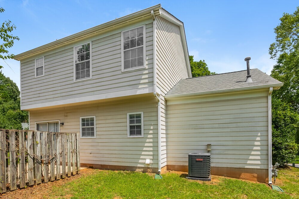 Building Photo - 10433 Battle Ct