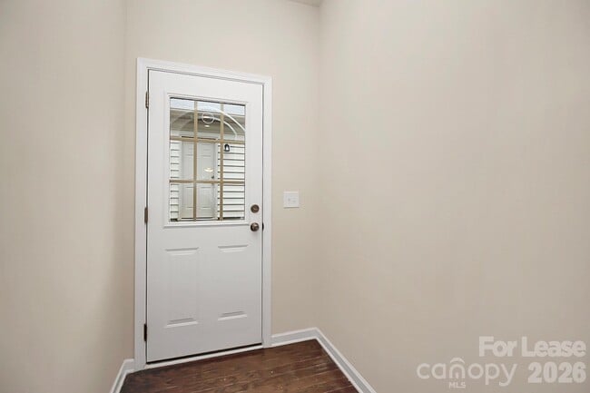 Building Photo - 5040 Mockernut Ln