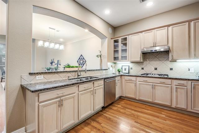 Building Photo - 2205 Canton St