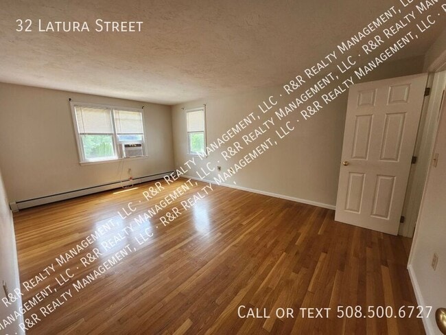 Building Photo - 32 Latura St