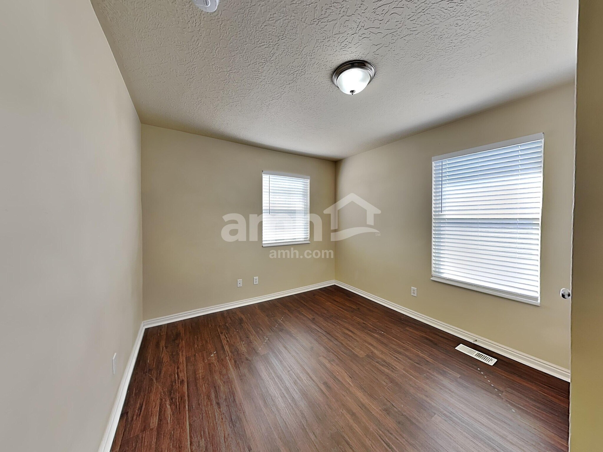 Building Photo - 7801 Ash Point Cir