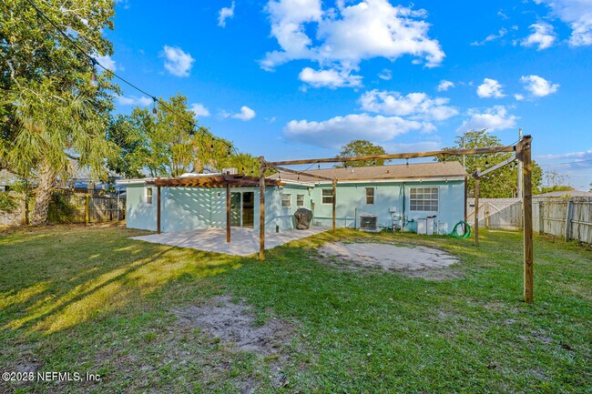 Building Photo - 1818 10th St N