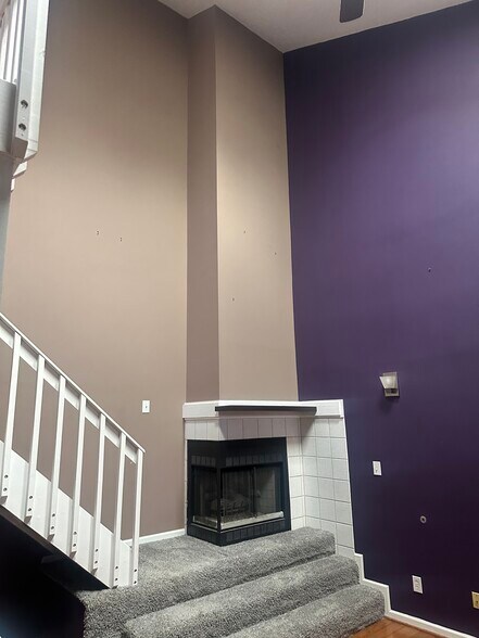 Building Photo - 5080 Heathglen Cir