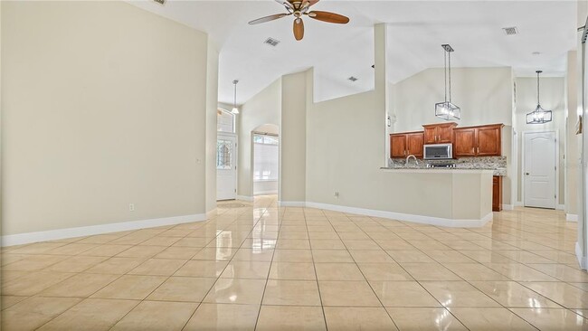 Building Photo - 774 Princeton Dr