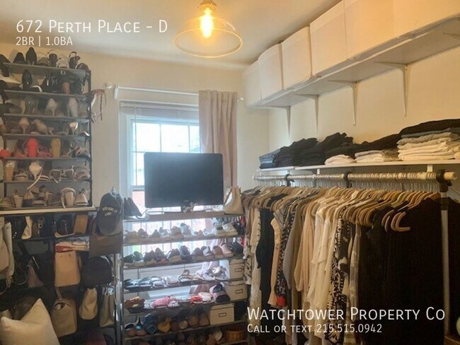 Building Photo - 672 Perth Pl