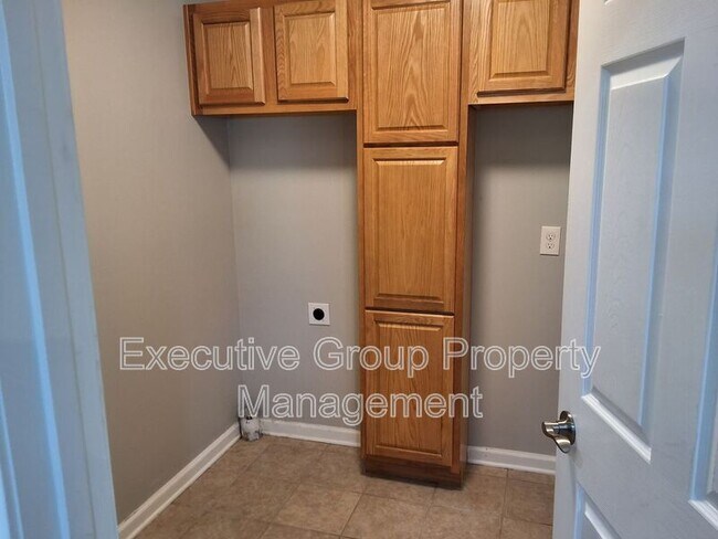 Building Photo - 200 Adena Loop