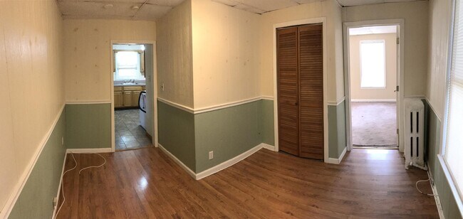 Building Photo - 164 Chauncey Pl