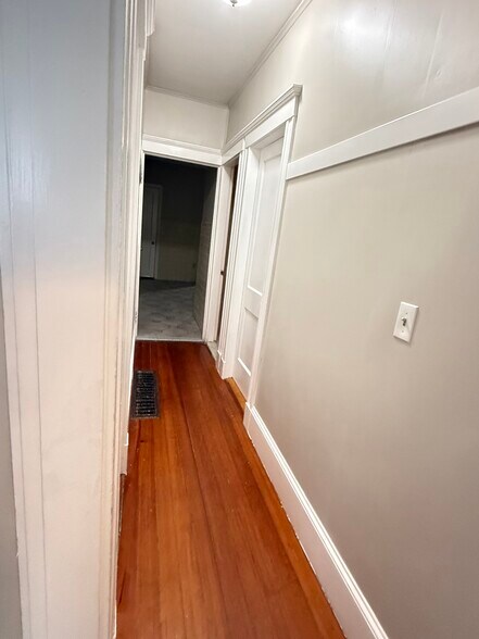 Building Photo - 49 Saint Margaret St