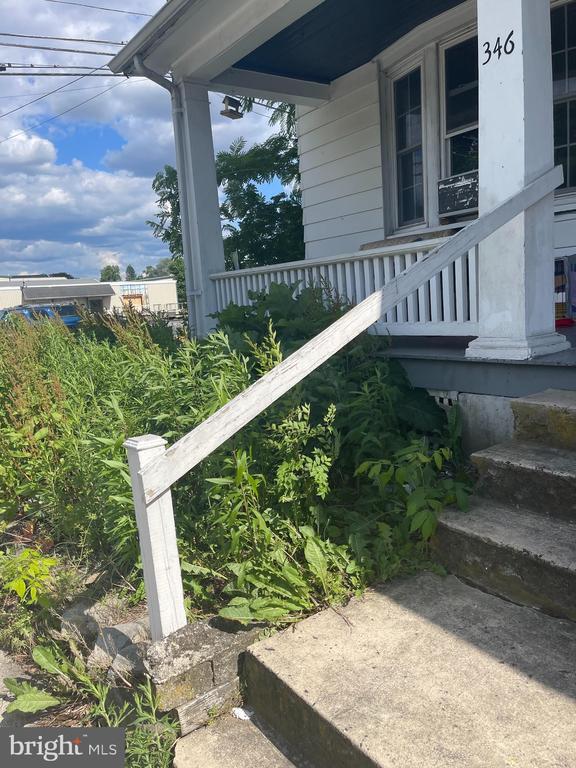 Building Photo - 346 E North St