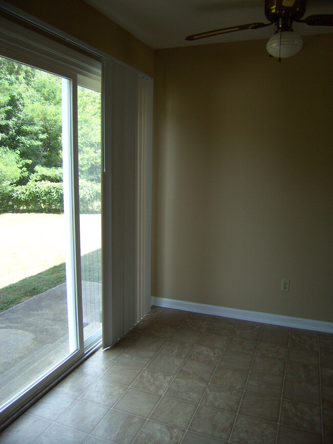 Building Photo - 409 Shelby Ave