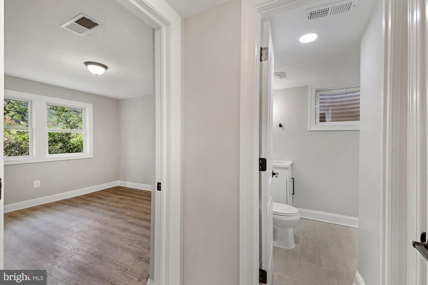 Building Photo - 2929 Stanton Ave