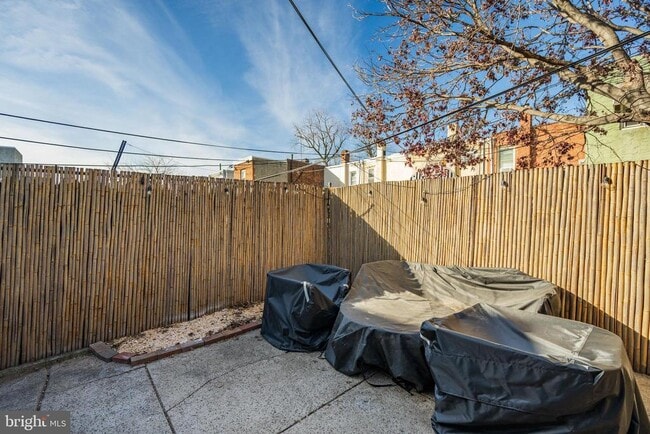 Building Photo - 2978 E Thompson St