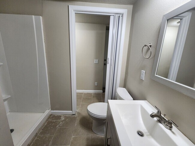 Building Photo - Cozy 1 Bedroom 1 Bath Home