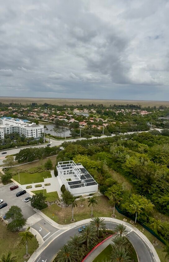 Building Photo - 2000 Metropica Way