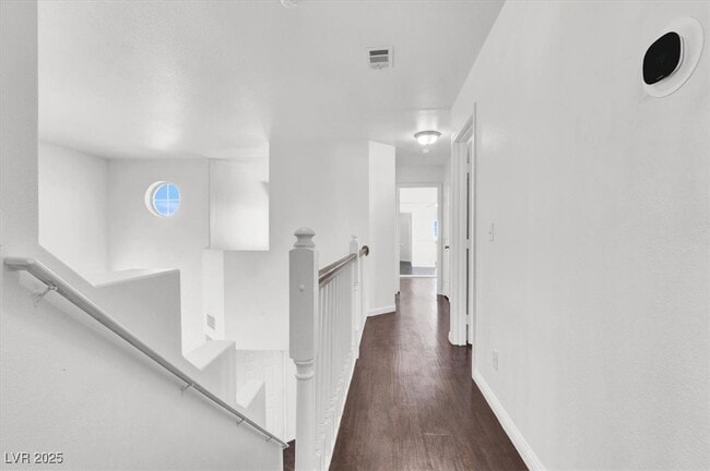 Building Photo - 8217 Beekman St