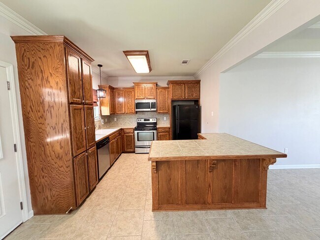 Building Photo - 40325 Coldwater Landing