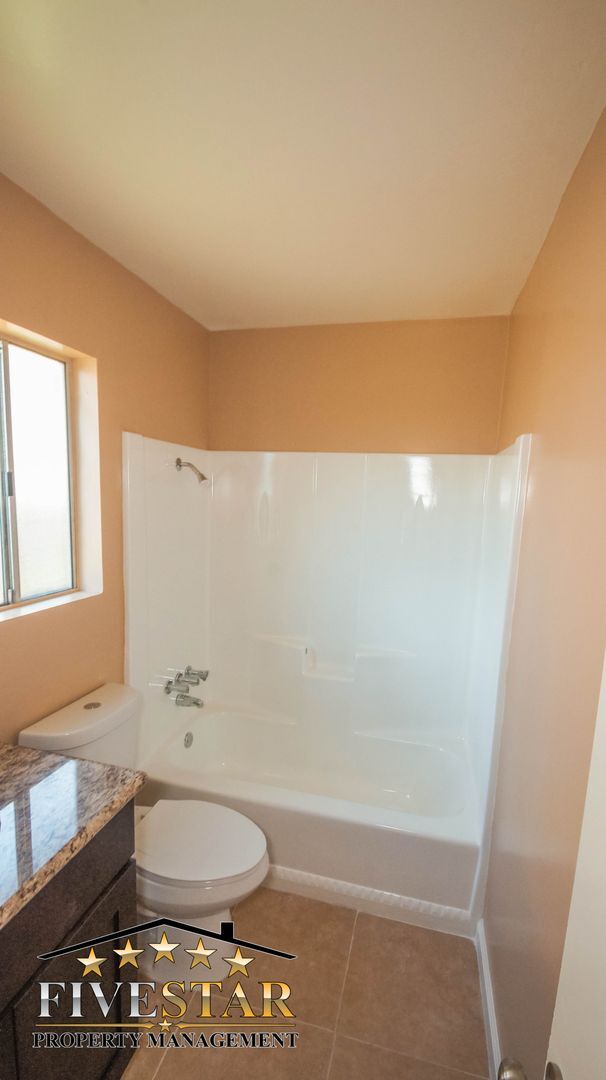 Building Photo - Apartment for Rent on 3017 "Q" Street Apt B