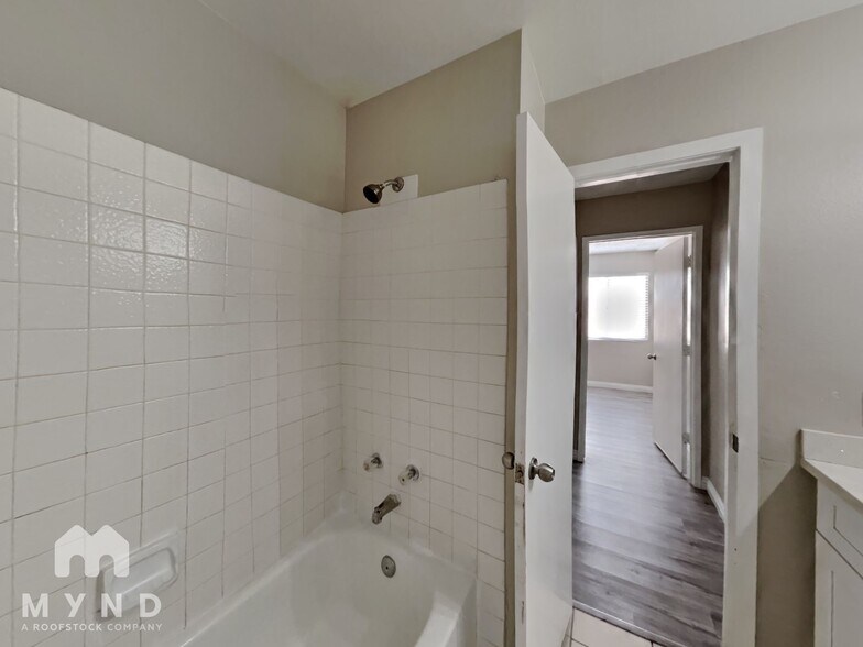 Building Photo - 5681 Odessa Dr