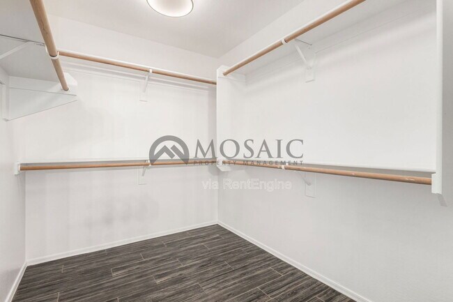 Building Photo - 3284 W Five Mile Peak Dr