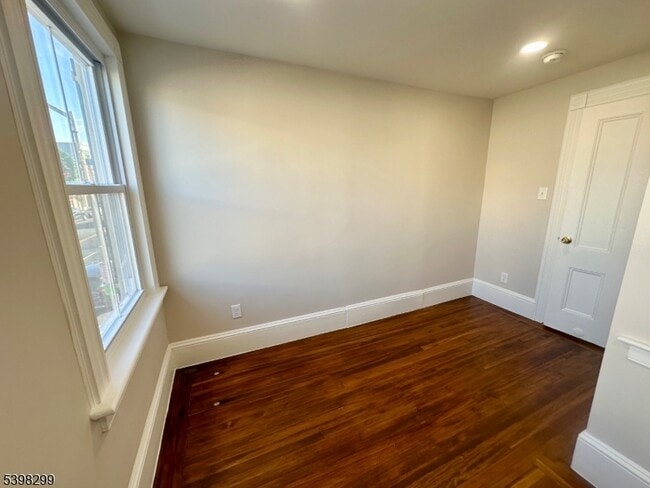 Building Photo - 328 Bloomfield Ave