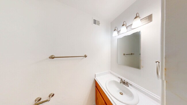 Building Photo - 402 Alameda del Prado