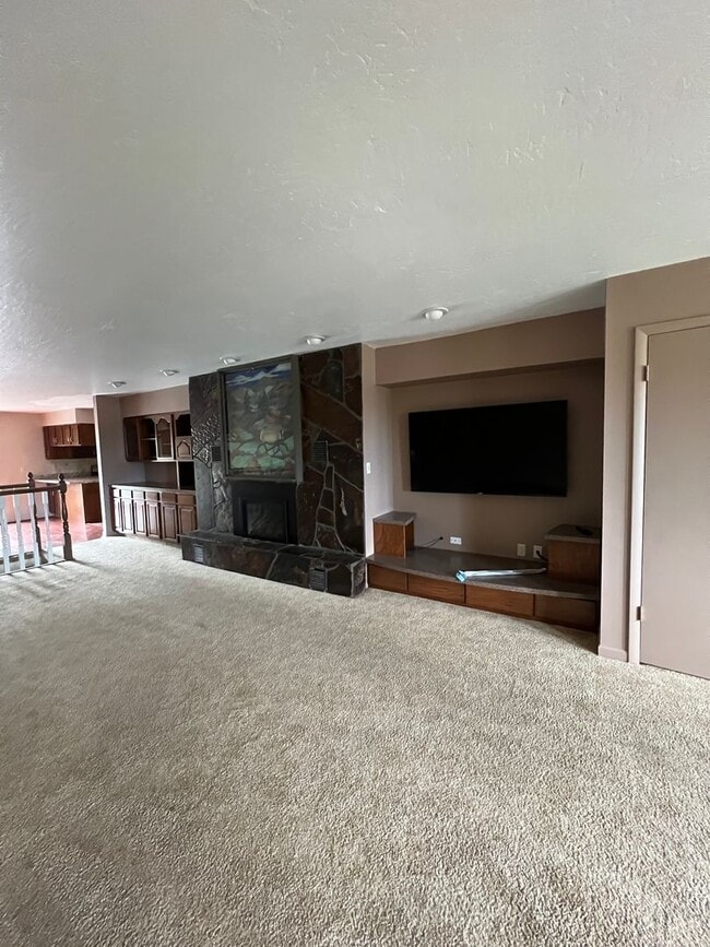 Building Photo - Humbolt Lp condos