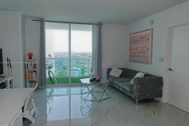 Primary Photo - 1800 N Bayshore Dr