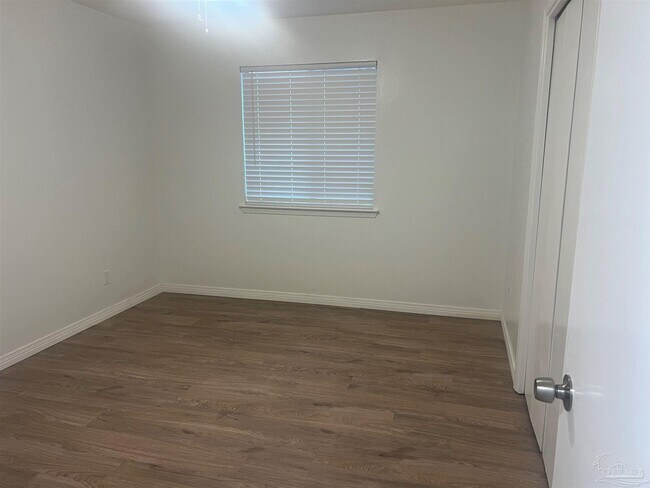 Building Photo - 7225 W Fairfield Dr