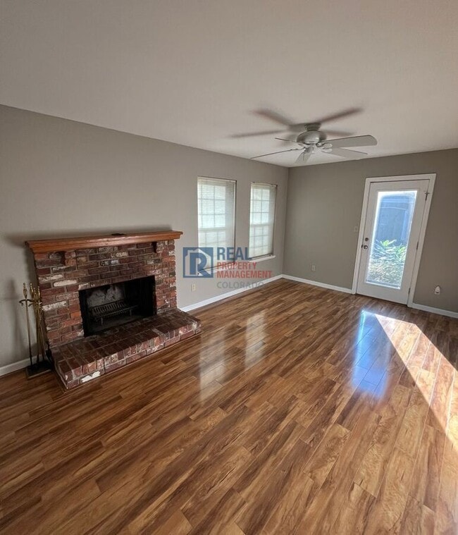 Building Photo - 1345 Village Park Ct