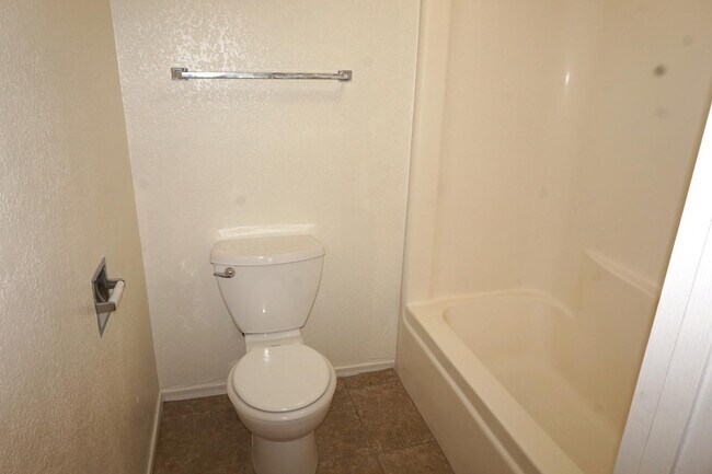 Building Photo - 10851 N 65th Ave