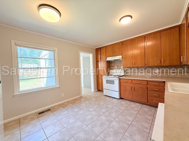 Building Photo - 2614 S Urbana Ave
